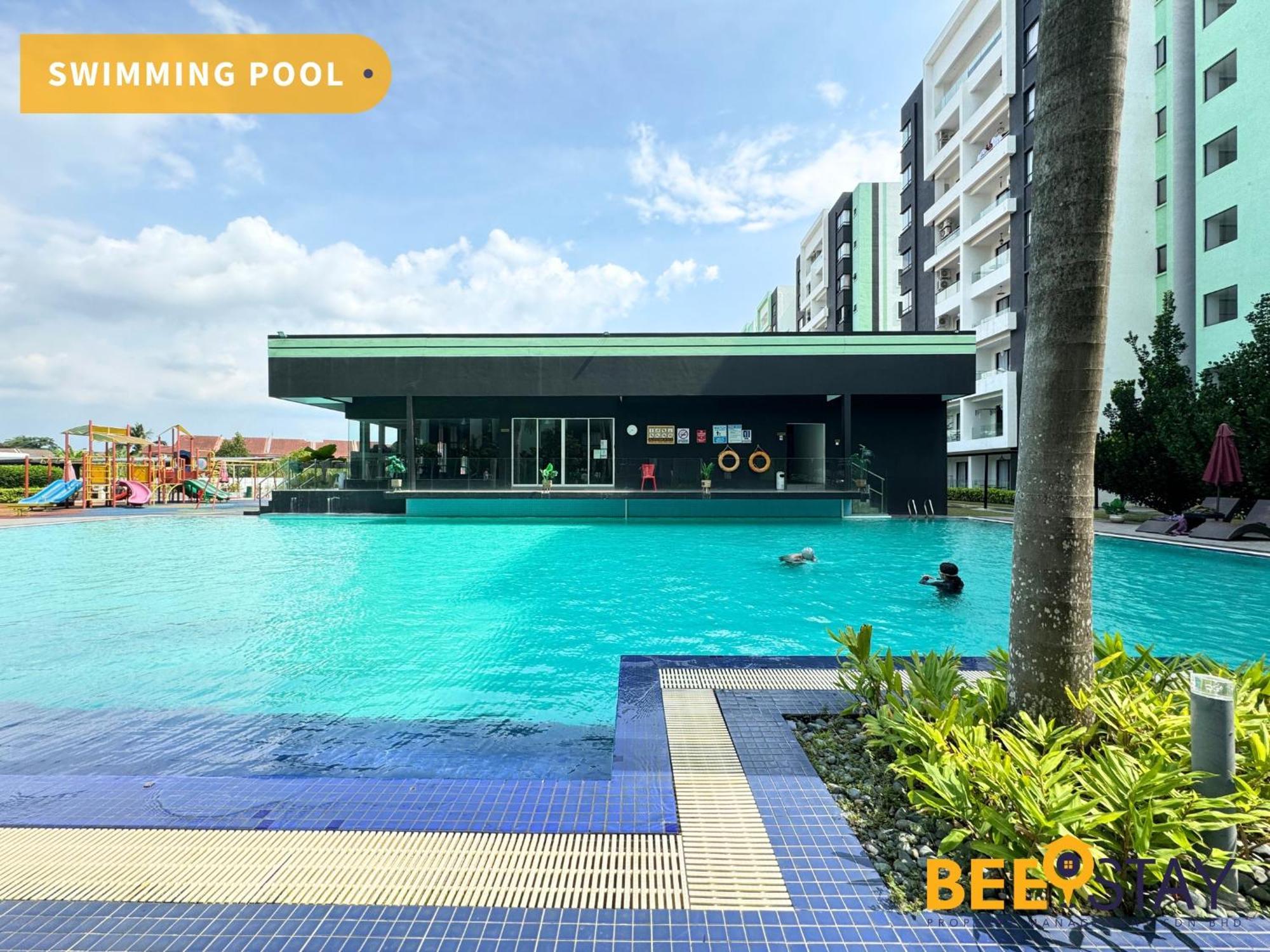 Centre Manhattan Pool View New Unit * Ipoh