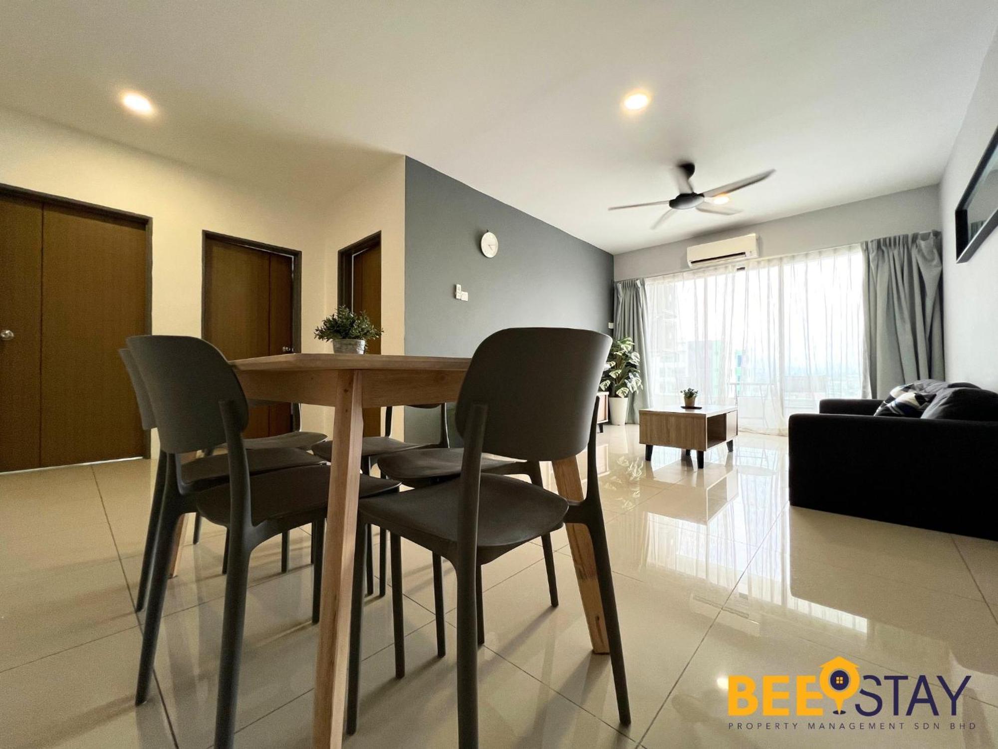 Centre Manhattan Pool View New Unit * Ipoh